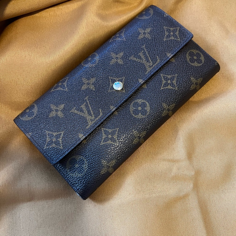 Louis Vuitton Trifold International Monogram Wallet